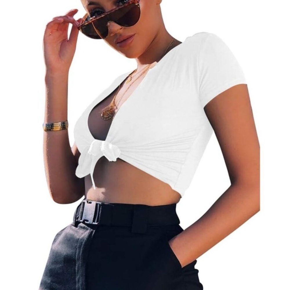 NWT Vee Neck Stretch Wrap Crop Short Sleeve Top SZ L White